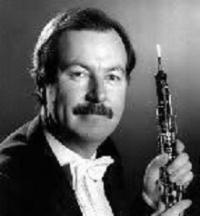 In Memoriam Jon Higgins (1984) - for clarinet and slow sweep pure wave oscillator,  ()